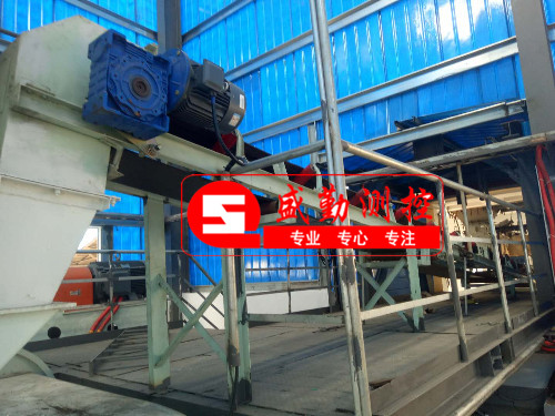 安徽金牛礦業(yè)角度稱(chēng)重給料機(jī)投產(chǎn).jpg 安徽金牛礦業(yè)角度稱(chēng)重給料機(jī)投產(chǎn).jpg